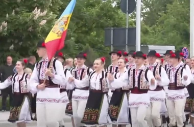 Tradiții, în ritm de dans: La Strășeni, s-a desfășurat un festival folcloric
