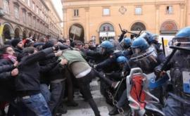 Luni noaptea Italia a fost cuprinsă de un val de proteste violente 