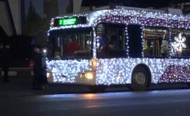 В Бельцах к новогодним праздникам украсят троллейбусы ВИДЕО