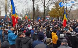 Cîți oameni participă la protestul din centrul capitalei