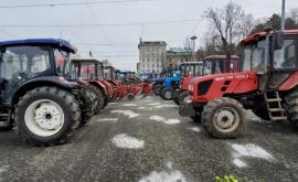 Фермеры приехали на протест на тракторах купленных за счет госсредств