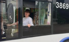 Сколько женщин водят троллейбусы в Кишиневе