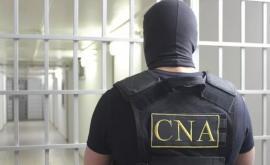 Un vînzător de permise de conducere a ajuns în izolatorul CNA