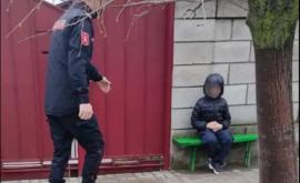 Un minor rătăcit a fost găsit de carabinieri pe o stradă din Comrat