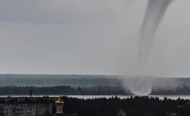 Așa ceva încă nu am văzut O tornadă a făcut prăpăd întro localitate din Drochia