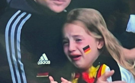 Плачущей немецкой девочке на Евро2020 собрали более 30 тысяч евро