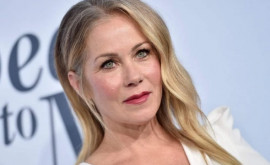 Christina Applegate a anunţat că a fost diagnosticată cu scleroză multiplă