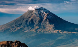 Vulcanul Popocatepetl erupe din nou