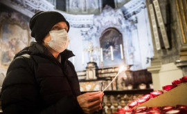 Прихожане устали носить маски в церквях и храмах
