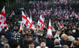 Georgia Zeci de mii de protestatari cer în stradă eliberarea expreşedintelui Mihail Saakaşvili