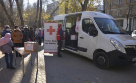 Продуктовые наборы от Общества Красного Креста Молдовы розданы 300 бенефициаров