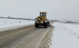 На республиканских трассах работает снегоуборочная техника