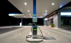 Бензин в Молдове начал дешеветь