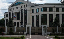 Как в посольстве России отреагировали за запрет георгиевской ленты в Молдове