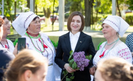 Майя Санду встретилась с жителями коммуны Дубэсарий Векь Криулянского района