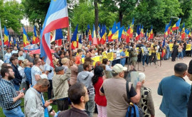 PSRM protestează și astăzi în fața Parlamentului