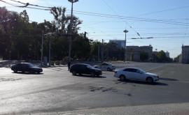 Primăria capitalei anunță suspendarea traficului rutier din Piața Marii Adunări Naționale