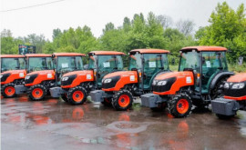В Молдову доставлены 48 тракторов японского производства