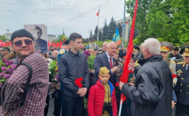 În centrul capitalei se desfășoară Marșul Victoriei și marșul Regimentul Nemuritor