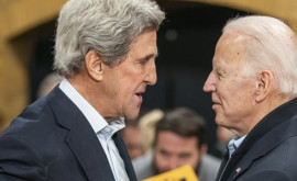 John Kerry sare în ajutorul lui Biden