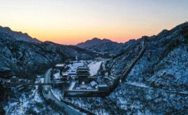 В Пекине запустили вертолетные туры на территории Великой Китайской стены