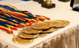 Doi luptători moldoveni mîndri de medaliile obținute la Campionatul European