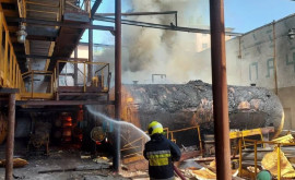 UPDATE Incendiul de la Botanica a fost stins Ce sa întîmplat