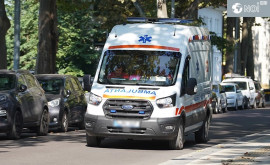 Mame fericite și copii sănătoși Medicii au asistat două nașteri direct în ambulanță