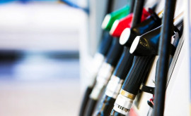 Prețurile la carburanți în Moldova continuă să scadă