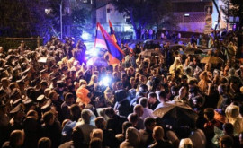 Opoziția din Armenia impune un ultimatum 