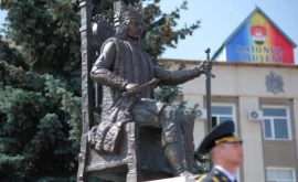 La Căușeni a fost inaugurat monumentul domnitorului Ștefan cel Mare și Sfînt