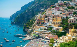 Motivele pentru care turiștilor lea fost interzisă intrarea pe insula italiană Capri 