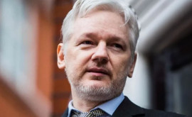 Julian Assange este liber şi a părăsit Marea Britanie afirmă WikiLeaks