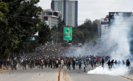 Победа протестующих в Кении Президент страны отказывается от повышения налогов 