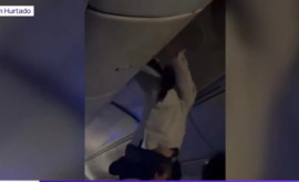 Pasageri răniți în timpul zborului avionul sa ciocnit cu o problemă deasupra oceanului
