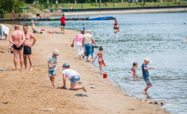 Многие жители столицы вместо отдыха на море выбирают городские озера Предупреждение мэрии
