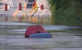 Un oraș din Canada înghițit de ape A căzut o cantitaterecord de precipitații 
