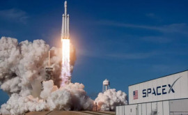 SpaceX анонсирует первую пилотируемую космическую миссию