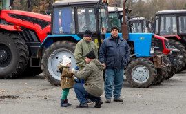 Fermierii ies la protest