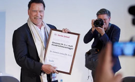 Arnold Schwarzenegger a fost distins cu un doctorat onorific de către o universitate din Berlin