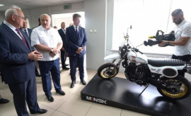 Lukașenko a criticat motocicleta Minsk pentru piesele de schimb chinezești