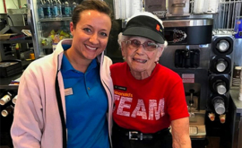 94летняя американка отметила 44ю годовщину работы в Макдоналдсе