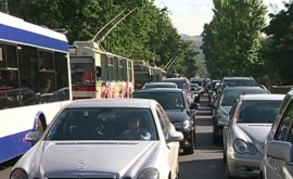 InfoTrafic Ambuteiaje pe mai multe srăzi din capitală