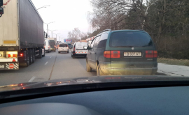 InfoTrafic Chișinăul se sufocă în ambuteiaje 