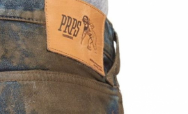 В США продают покрытые грязью джинсы