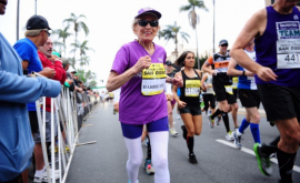 O americancă de 94 de ani a alergat un semimaraton 