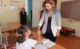 Prima Doamnă lea adus o rază de soare copiilor cu nevoi speciale FOTO