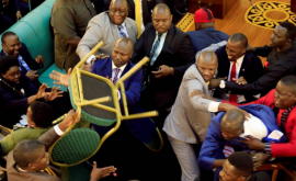 Altercaţii în Parlamentul Ugandei VIDEO