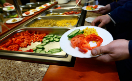 Concurs pentru livrarea meselor calde la ospătăria Parlamentului 