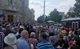 Опознан агрессивный участник акции протеста в центре столицы ВИДЕО